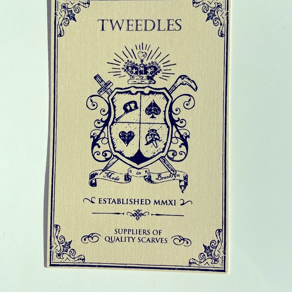 HIGHLAND FLORALS SILK SCARF, Classic Grey - Picture 6 of 7